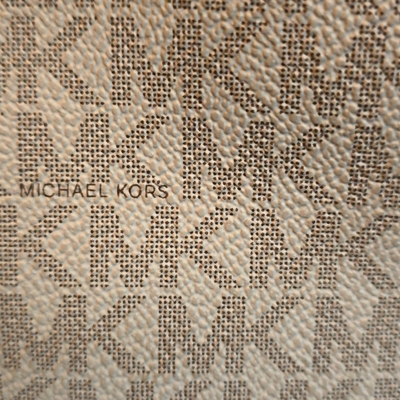 MICHAEL KORS VANILLA LARGE JET SET CHAIN SHOULDER TOTE BAG/ PURSE - Picture 12 of 16